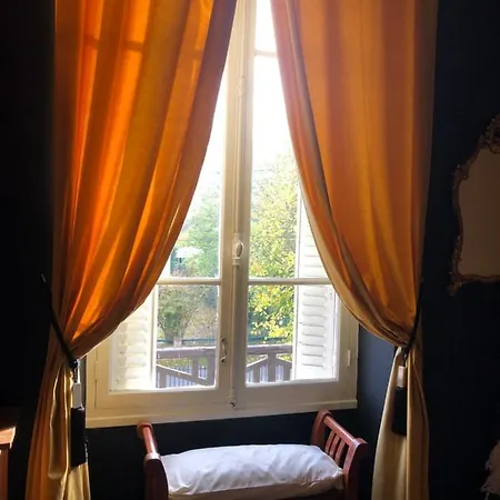 Maison De La Comtesse Bed and Breakfast