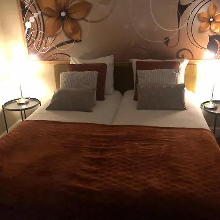 Maison De La Comtesse Couette-café 3*