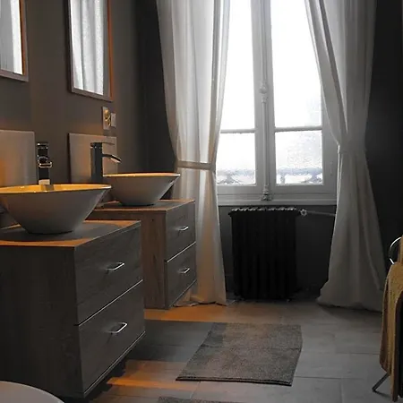 Maison De La Comtesse Bed & Breakfast 3*