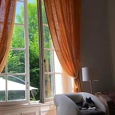 Maison De La Comtesse Bed & Breakfast 3*