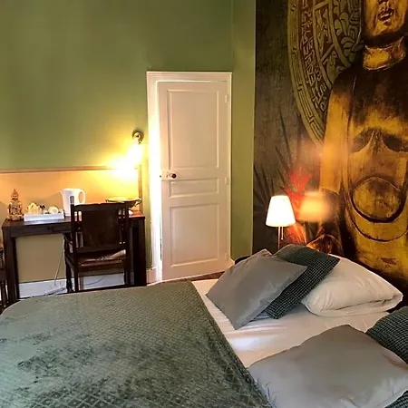 Maison De La Comtesse Bed & Breakfast 3*