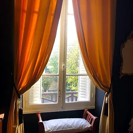 Maison De La Comtesse Bed & Breakfast 3*