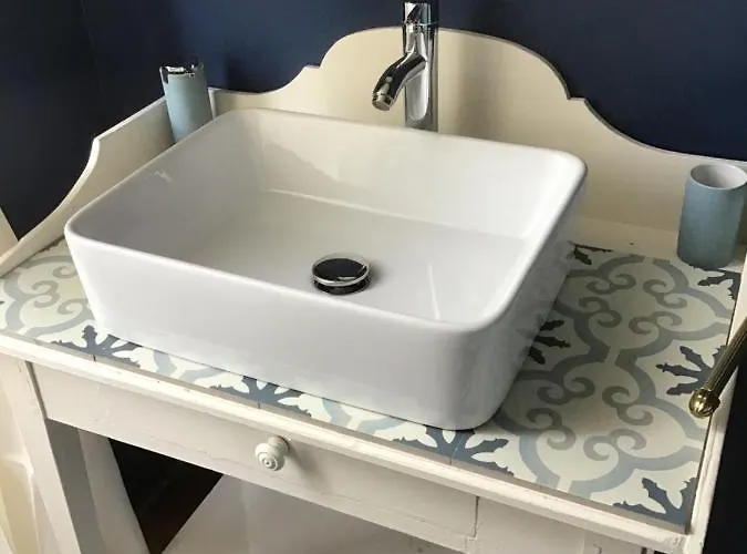 Maison De La Comtesse 3*