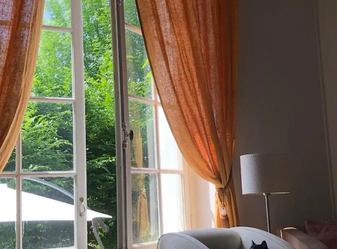 Maison De La Comtesse Bed & Breakfast Cosne-d'Allier