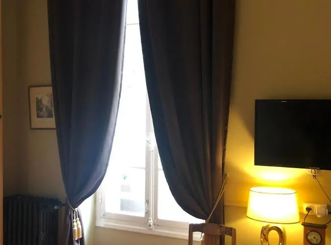 Maison De La Comtesse 3* Cosne-d'Allier