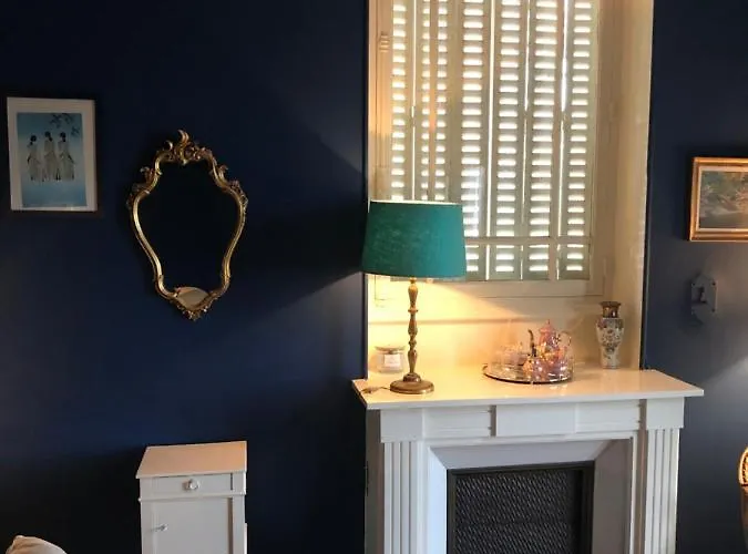 Maison De La Comtesse Bed & Breakfast