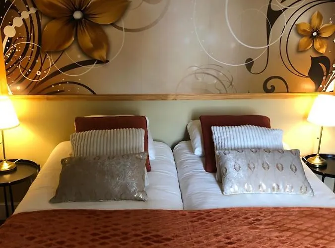 Maison De La Comtesse 3*