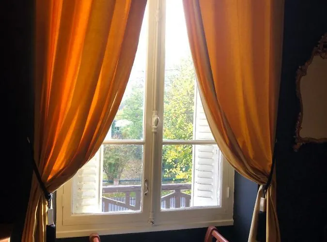 Maison De La Comtesse Bed & Breakfast