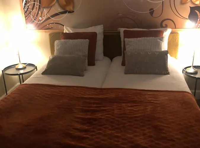 Maison De La Comtesse Bed & Breakfast 3*