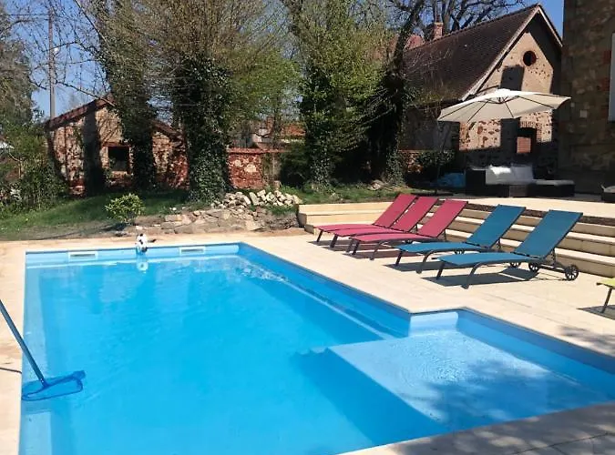 Maison De La Comtesse Bed & Breakfast 3*